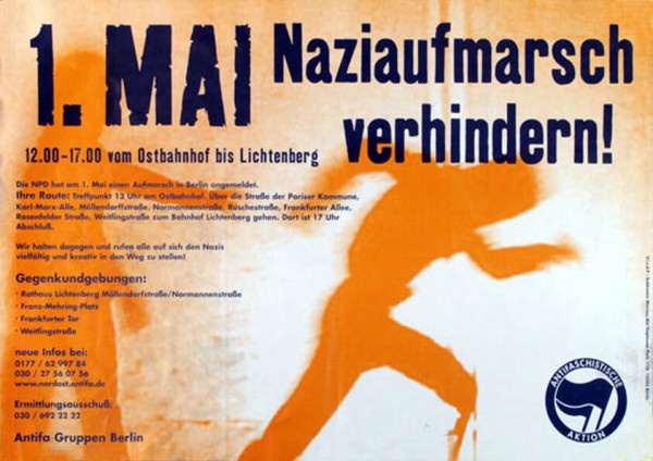Plakat mit fettem Text "1. MAI Naziaufmarsch verhindern!" in schwarz auf orange. Im Hintergrund ist eine Silhouette einer laufenden Figur zu sehen. Details zum Protest, der am Ostbahnhof beginnt, sind unten aufgeführt.