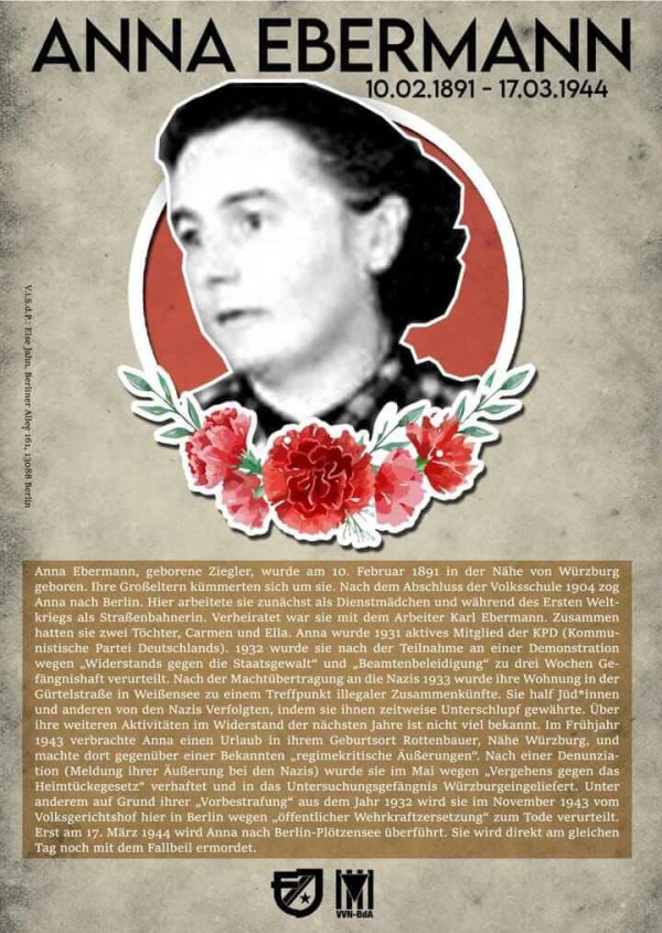 Ein Plakat im Vintage-Stil zeigt ein Schwarz-Weiß-Foto von Anna Ebermann, eingerahmt von roten Blumen und grünen Blättern. Der Text lautet "Anna Ebermann, 10.02.1891 - 17.03.1944" und enthält darunter eine ausführliche Biografie in deutscher Sprache. Der Hintergrund ist beige und wirkt strukturiert.