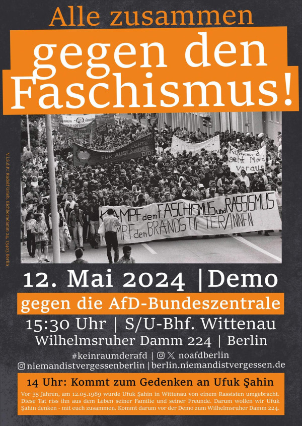 Ein Protestplakat mit einem orange-schwarzen Design. Text: "Alle zusammen gegen den Faschismus!" und weist auf eine Demo am 12. Mai 2024 gegen die AfD in Berlin. Enthält ein Schwarz-Weiß-Foto einer Menschenmenge.
