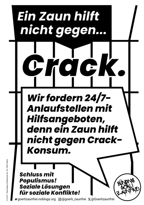 Das Plakat hat ein schwarz-weißes Design, das an einen Zaun erinnert. Es lautet: "Ein Zaun hilft nicht gegen Crack" und ruft zu einem 24/7-Supportdienst auf. Logos und Kontaktinformationen befinden sich am unteren Rand.