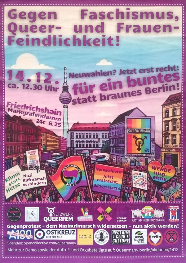 Ein farbenfrohes Plakat mit einer Stadtlandschaft und Menschen, die mit Regenbogenschildern und Flaggen protestieren. Der Text lautet: "Gegen Faschismus, Queer- und Frauenfeindlichkeit! 14.12. ca. 12.30 Uhr Friedrichshain Markgrafendamm 24c &amp; 25".
