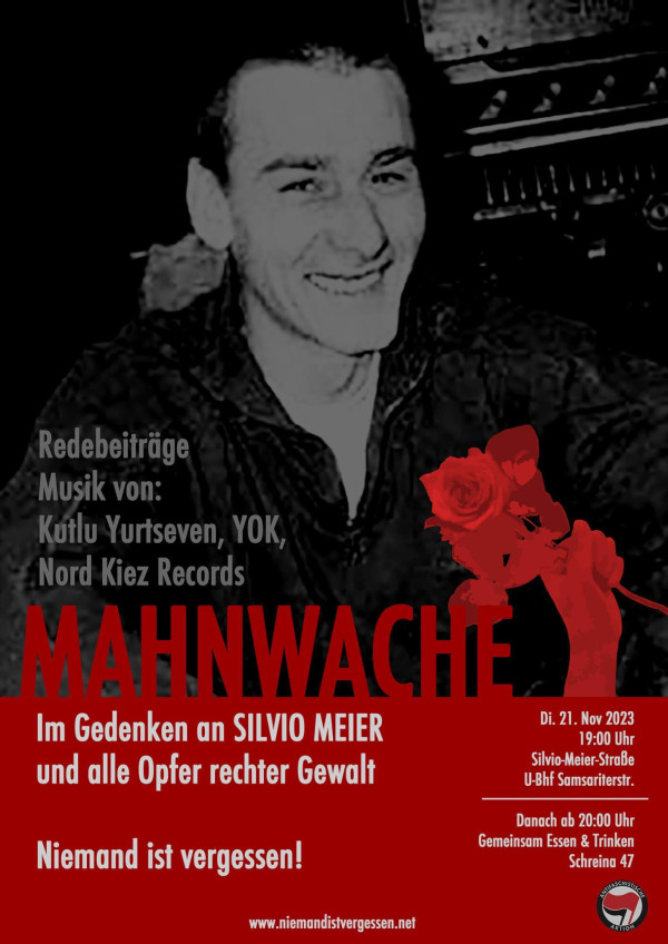 Ein Graustufenbild einer lächelnden Person mit einer roten Rose. Der Text enthält Veranstaltungshinweise für die "Mahnwache" zum Gedenken an Silvio Meier und die Opfer rechter Gewalt. Rote und schwarze Gestaltung.