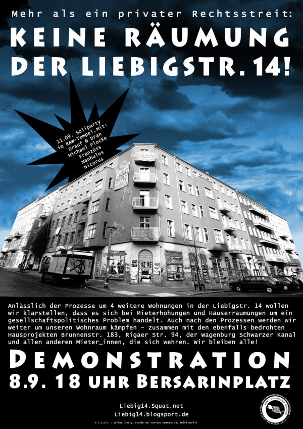 Protestplakat mit blauem Himmel und schwarzem Text: "KEINE RÄUMUNG DER LIEBIGSTR. 14!". Darunter ein Gebäude in Graustufen. Angaben zur Veranstaltung: "DEMONSTRATION 8.9. 18 UHR BERSARINPLATZ".