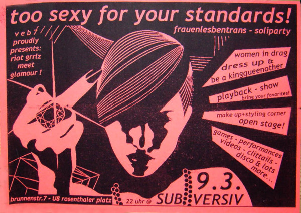 Schwarzes und rotes Plakat mit einem abstrakten Gesicht und geometrischen Formen. Der Text lautet: "zu sexy für deine standards! frauenlesbentrans - soliparty. 9.3. @ SUBVERSIV." Es werden Veranstaltungsdetails und Aktivitäten aufgeführt.